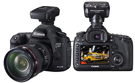 Canon EOS 5D Mark III - vlevo s jednotkou GPS GP-E2, vpravo s bezdrátovým vysílačem ST-E3RT